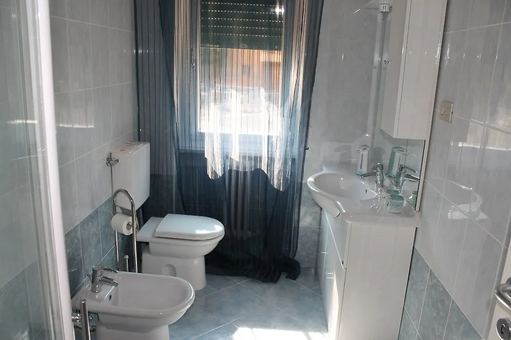 Delle Rose Rooms 3*, Verona Italy