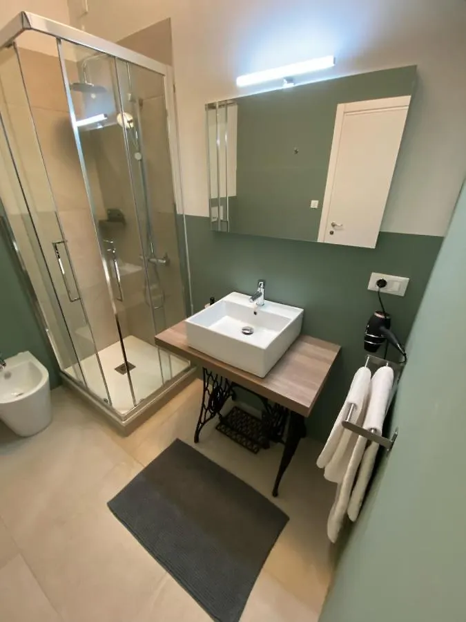 Delle Rose Rooms Verona 3*,  İtalya